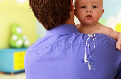 बच्चा दूध पीते ही उलटी कर देता है child vomits immediatly after feeding